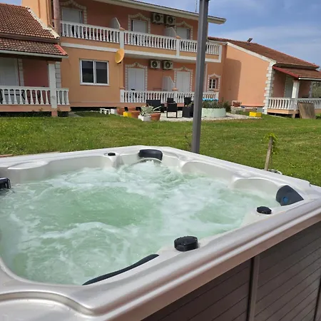 Lejlighedshotel Riposo & Kávos